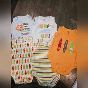 LOVABLE FRIENDS ONESIES (5)